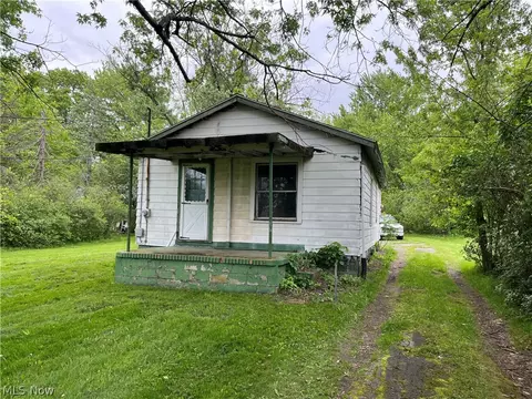 2513 Salt Springs Rd, Mcdonald, OH 44437