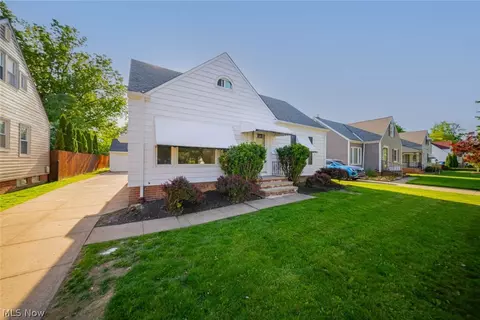 420 E 271st St, Euclid, OH 44132