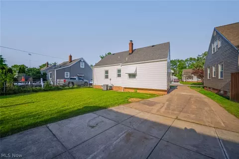 Exterior - 420 E 271st St, Euclid, OH 44132 photo 3 of 4