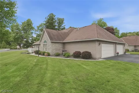 1210 Pebble Chase Cir NE, Massillon, OH 44646