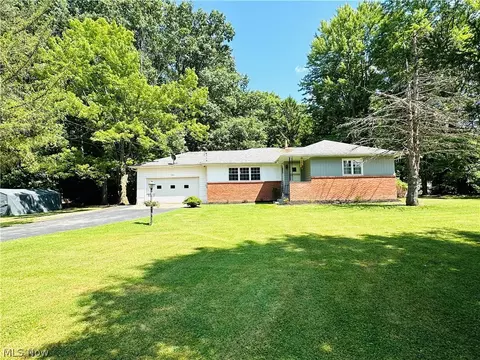 2695 Miller Graber Rd, Newton Falls, OH 44444