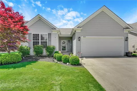 8024 Parkcroft Dr, Mentor, OH 44060