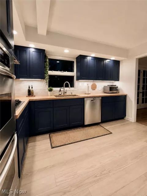 Kitchen - 1829 Meadows Rd, Madison, OH 44057 photo 1 of 3