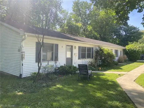 124 Tiffin Ave #A/B, Huron, OH 44839