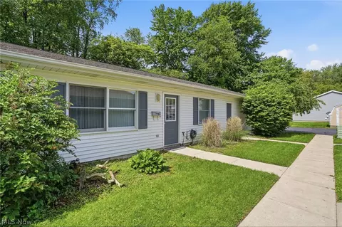 124 Tiffin Ave #A/B, Huron, OH 44839