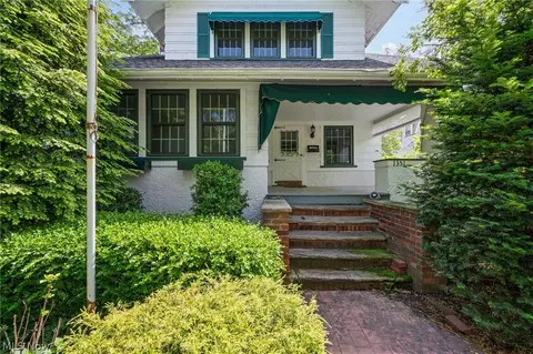 1351 Manor Park Ave, Lakewood, OH 44107