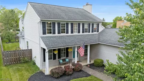 9764 Wainwright Ter, Olmsted Falls, OH 44138