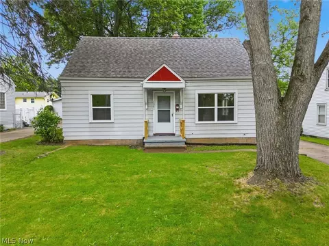 1381 Greenwood Ave, Akron, OH 44320