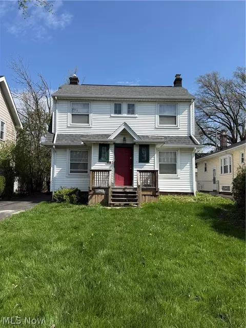 3365 Silsby Rd, Cleveland Heights, OH 44118