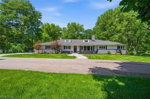 6733 Gates Mills Blvd, Gates Mills, OH 44040