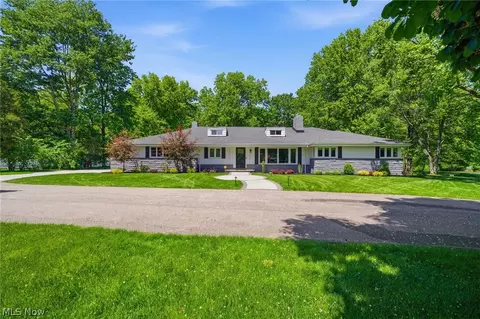 6733 Gates Mills Blvd, Gates Mills, OH 44040