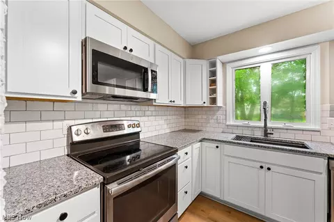 Kitchen - 6820 Lockwood Blvd, Boardman, OH 44512 photo 1 of 3