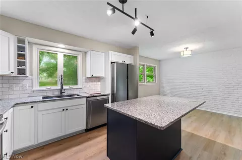 Kitchen - 6820 Lockwood Blvd, Boardman, OH 44512 photo 2 of 3