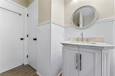 Bath - 6820 Lockwood Blvd, Boardman, OH 44512 photo 2 of 3