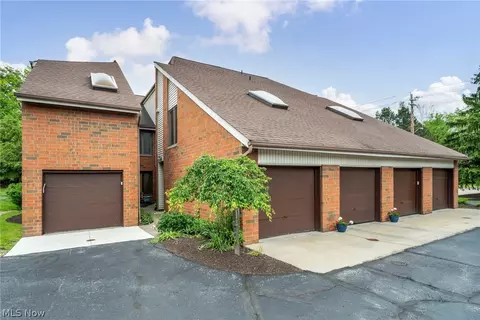 4705 Mayfield Rd #B, South Euclid, OH 44121