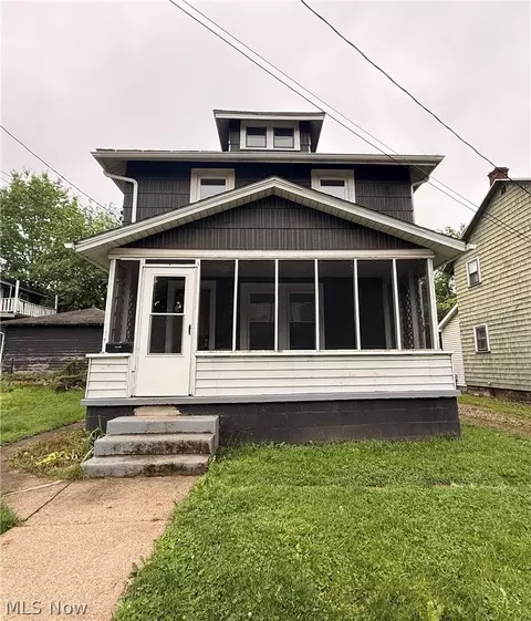 13 Burton Ave NW, Massillon, OH 44646