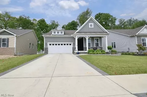 8208 Mustang Ln, Mentor, OH 44060