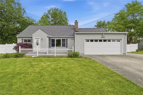9828 Sunny Ln, Streetsboro, OH 44241