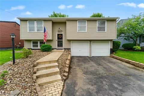 811 Illinois Ave, Mcdonald, OH 44437