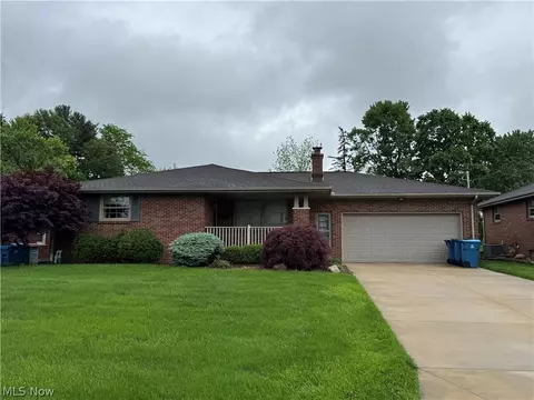 Exterior - 592 W Omar St, Struthers, OH 44471 photo 2 of 10