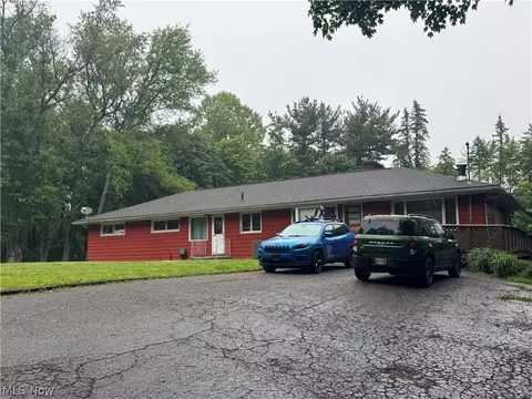 12797 Oakwood Ave NW, Uniontown, OH 44685