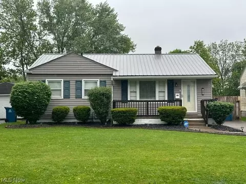 438 10th St, Struthers, OH 44471