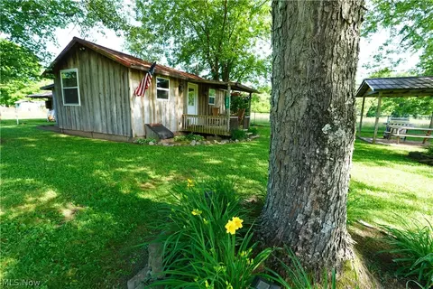 173 W Apple Blossom Way, Elizabeth, WV 26143