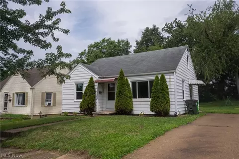 220 Willow Ave NE, Massillon, OH 44646