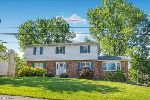 246 N Hills Dr, Parkersburg, WV 26104