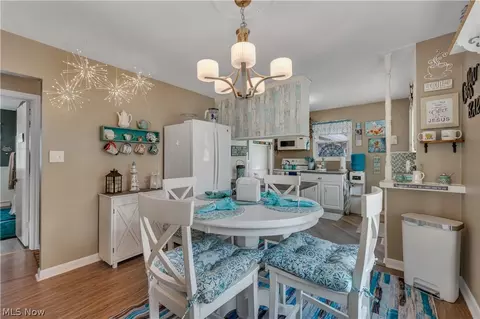 Dining - 27233 Lake Point Dr, Beloit, OH 44609 photo 3 of 3