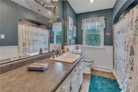 Bath - 27233 Lake Point Dr, Beloit, OH 44609 photo 5 of 6