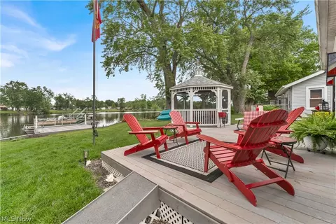 Exterior - 27233 Lake Point Dr, Beloit, OH 44609 photo 6 of 14