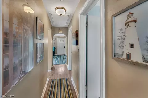 Entry Way - 27233 Lake Point Dr, Beloit, OH 44609 photo 1 of 3