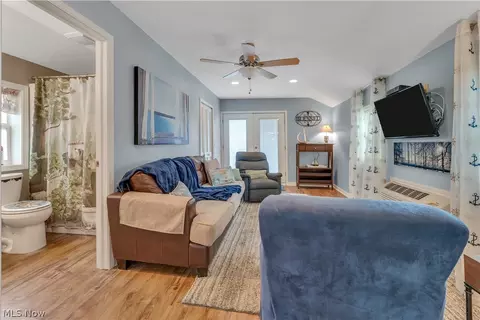 Living - 27233 Lake Point Dr, Beloit, OH 44609 photo 4 of 7