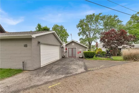 Exterior - 27233 Lake Point Dr, Beloit, OH 44609 photo 12 of 14