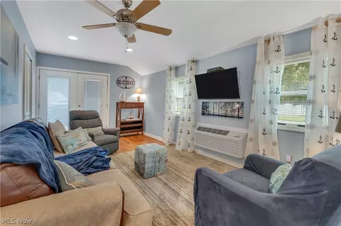 Living - 27233 Lake Point Dr, Beloit, OH 44609 photo 5 of 7