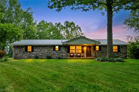 12100 Hoover Ave NW, Uniontown, OH 44685