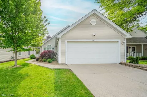 19374 Lauren Way, Strongsville, OH 44149