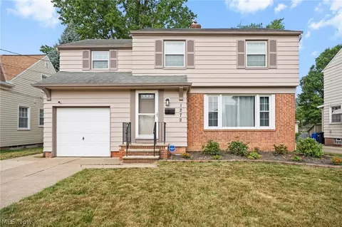 1272 Gordon Rd, Lyndhurst, OH 44124