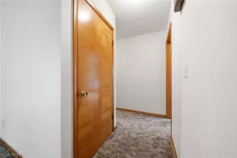 Entry Way - 1471 Debra Dr, Ashtabula, OH 44004 photo 1 of 3