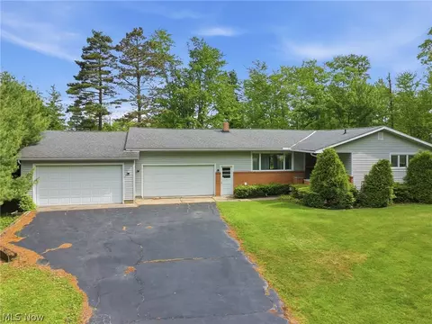 1471 Debra Dr, Ashtabula, OH 44004