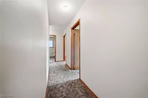 Entry Way - 1471 Debra Dr, Ashtabula, OH 44004 photo 2 of 3