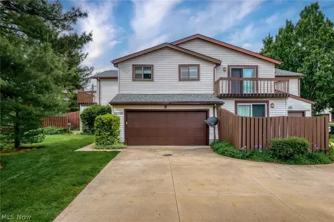 32726 Washington Ct, Solon, OH 44139