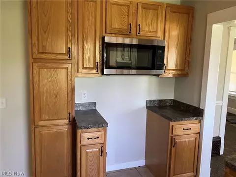 502 Dewey Ave, Elyria, OH 44035 photo 3