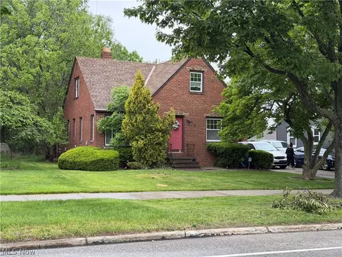5916 Pearl Rd, Parma Heights, OH 44130