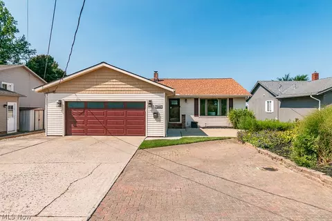 33091 Lake Shore Blvd, Eastlake, OH 44095