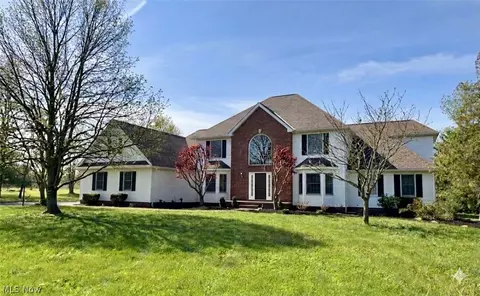 11379 Woodiebrook Rd, Chardon, OH 44024
