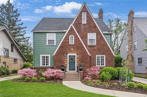 17531 Daleview Dr, Lakewood, OH 44107