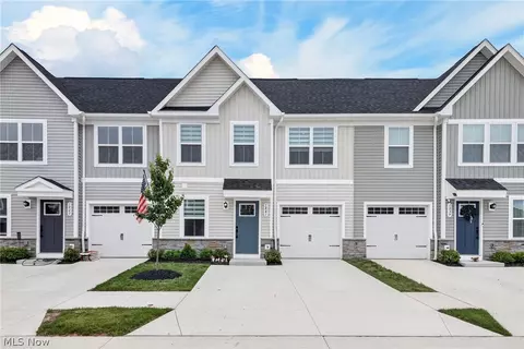 1841 Shank Dr, Akron, OH 44313