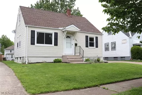 181 John St, Bedford, OH 44146
